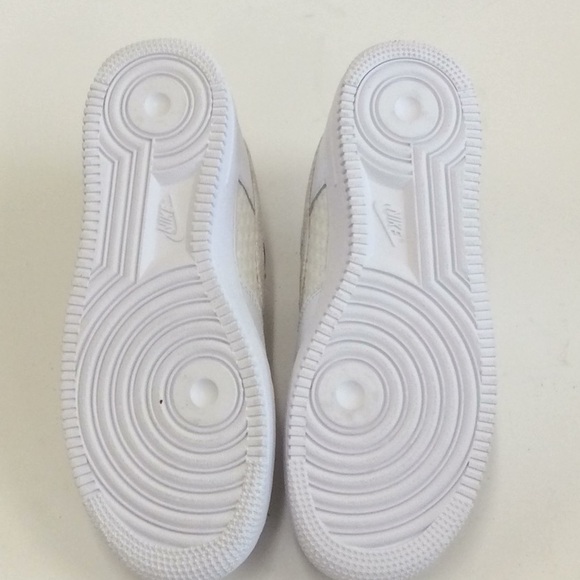 Nike Flower Swoosh Active wear White. Never worn - Picture 6 of 6